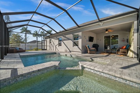Casa en venta en Cape Coral, Florida, 3 dormitorios, 192.03 m2 № 2019863 - foto 29