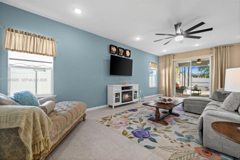 Casa en venta en Cape Coral, Florida, 3 dormitorios, 192.03 m2 № 2019863 - foto 9