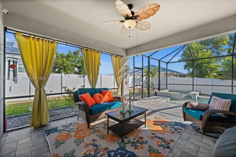 Casa en venta en Cape Coral, Florida, 3 dormitorios, 192.03 m2 № 2019863 - foto 26