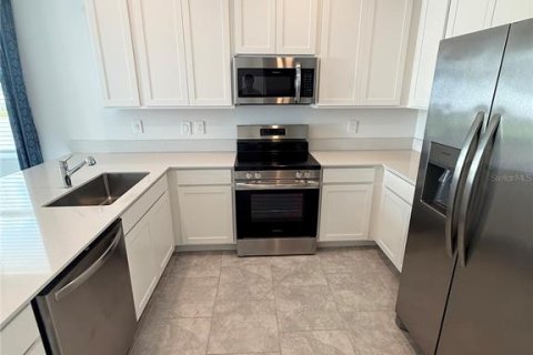 Townhouse in Davenport, Florida 3 bedrooms, 170.94 sq.m. № 1909478 - photo 17