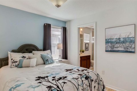 Casa en venta en Kissimmee, Florida, 6 dormitorios, 326.27 m2 № 2229851 - foto 7