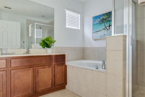Casa en venta en Kissimmee, Florida, 6 dormitorios, 326.27 m2 № 2229851 - foto 10