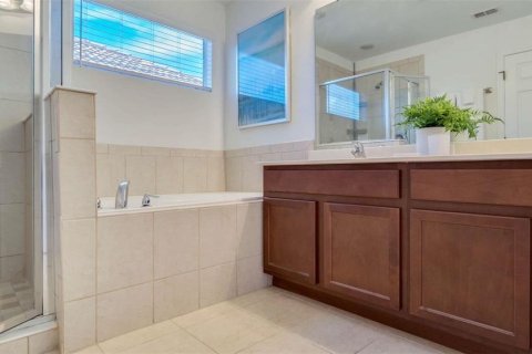 Casa en venta en Kissimmee, Florida, 6 dormitorios, 326.27 m2 № 2229851 - foto 3