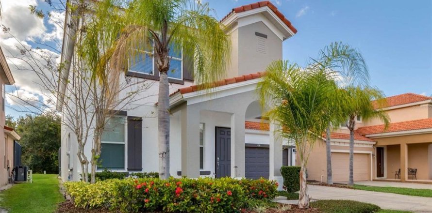 Casa en Kissimmee, Florida 6 dormitorios, 326.27 m2 № 2229851