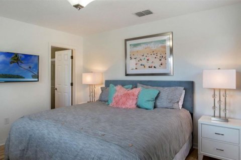 Casa en venta en Kissimmee, Florida, 6 dormitorios, 326.27 m2 № 2229851 - foto 11