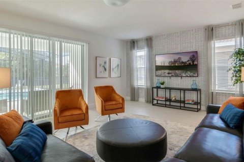 Casa en venta en Kissimmee, Florida, 6 dormitorios, 326.27 m2 № 2229851 - foto 18