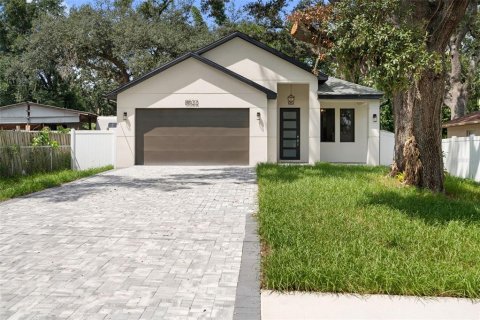 House in Tampa, Florida 3 bedrooms, 159.79 sq.m. № 2368883
