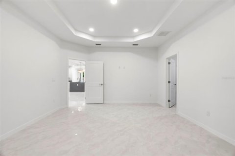 House in Tampa, Florida 3 bedrooms, 159.79 sq.m. № 2368883 - photo 18
