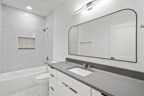 House in Tampa, Florida 3 bedrooms, 159.79 sq.m. № 2368883 - photo 22