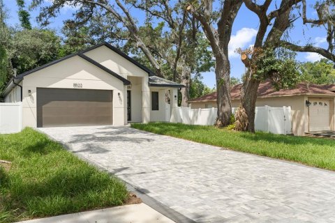 House in Tampa, Florida 3 bedrooms, 159.79 sq.m. № 2368883 - photo 2