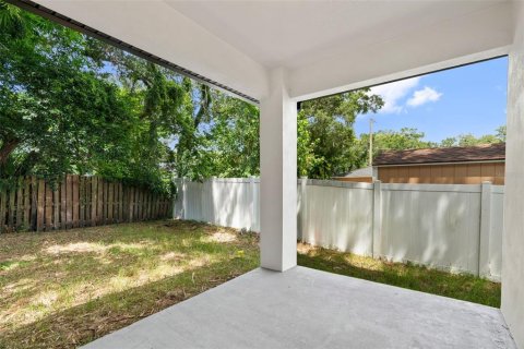 House in Tampa, Florida 3 bedrooms, 159.79 sq.m. № 2368883 - photo 30