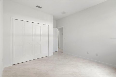 House in Tampa, Florida 3 bedrooms, 159.79 sq.m. № 2368883 - photo 25