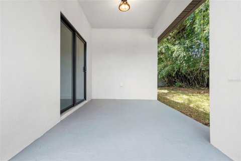 House in Tampa, Florida 3 bedrooms, 159.79 sq.m. № 2368883 - photo 29