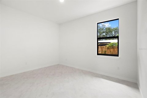 House in Tampa, Florida 3 bedrooms, 159.79 sq.m. № 2368883 - photo 21