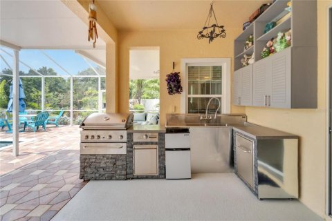 House in Land O' Lakes, Florida 5 bedrooms, 379.23 sq.m. № 1261939 - photo 16