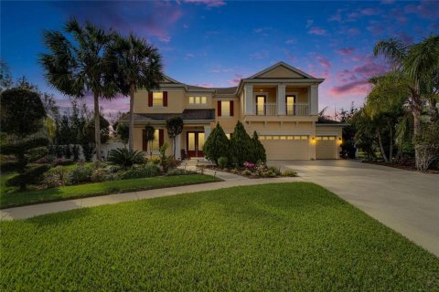 House in Land O' Lakes, Florida 5 bedrooms, 379.23 sq.m. № 1261939 - photo 2