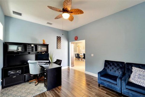House in Land O' Lakes, Florida 5 bedrooms, 379.23 sq.m. № 1261939 - photo 24