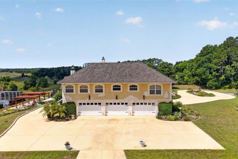 Apartamento en alquiler en Umatilla, Florida, 1 dormitorio, 140.47 m2 № 2215531 - foto 3