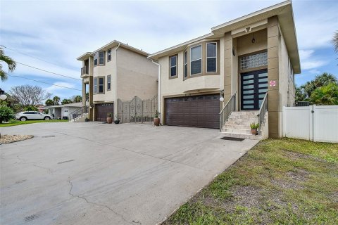 Dúplex en venta en Saint Pete Beach, Florida, 5 dormitorios, 326.92 m2 № 1843952 - foto 3