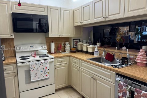 Condo in Pompano Beach, Florida, 2 bedrooms  № 1487223 - photo 10