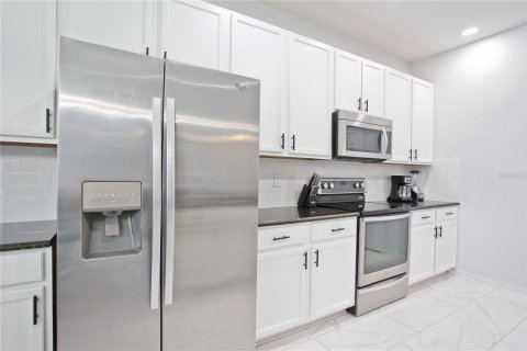 Casa en venta en Kissimmee, Florida, 4 dormitorios, 177.16 m2 № 1916309 - foto 13