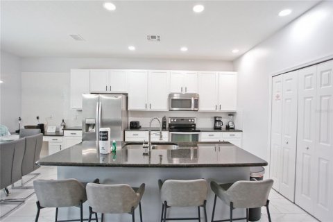 Casa en venta en Kissimmee, Florida, 4 dormitorios, 177.16 m2 № 1916309 - foto 12