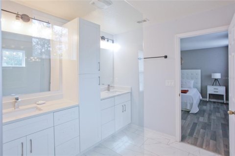 Casa en venta en Kissimmee, Florida, 4 dormitorios, 177.16 m2 № 1916309 - foto 28