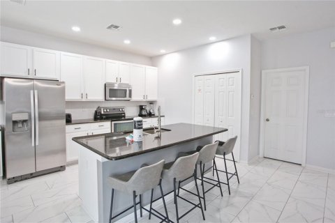 Casa en venta en Kissimmee, Florida, 4 dormitorios, 177.16 m2 № 1916309 - foto 14