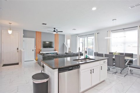 Casa en venta en Kissimmee, Florida, 4 dormitorios, 177.16 m2 № 1916309 - foto 9