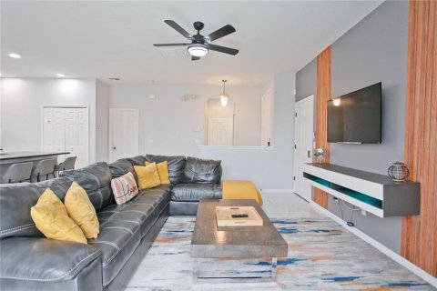 Casa en venta en Kissimmee, Florida, 4 dormitorios, 177.16 m2 № 1916309 - foto 3