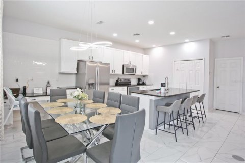 Casa en venta en Kissimmee, Florida, 4 dormitorios, 177.16 m2 № 1916309 - foto 10