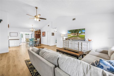 Casa en venta en Lakeland, Florida, 3 dormitorios, 162.11 m2 № 2387439 - foto 3