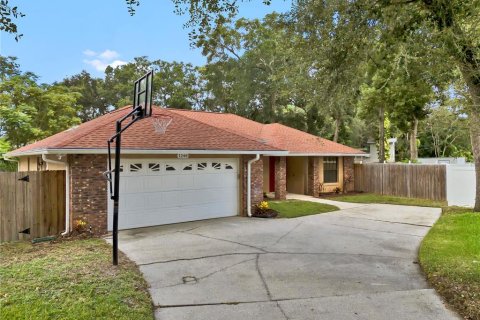 House in Altamonte Springs, Florida 3 bedrooms, 171.03 sq.m. № 1907222 - photo 2