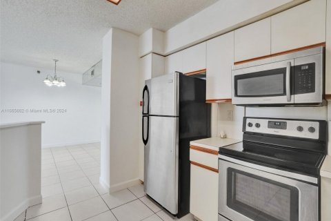 Copropriété à vendre à Aventura, Floride: 2 chambres, 109.72 m2 № 1937736 - photo 15