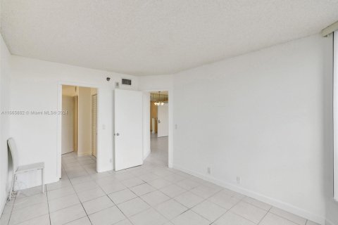 Condo in Aventura, Florida, 2 bedrooms  № 1937736 - photo 18