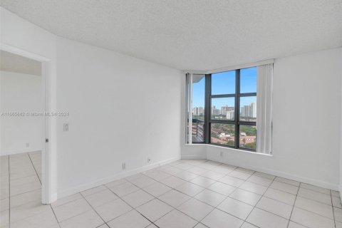 Condominio en venta en Aventura, Florida, 2 dormitorios, 109.72 m2 № 1937736 - foto 17