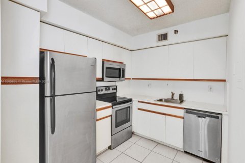 Copropriété à vendre à Aventura, Floride: 2 chambres, 109.72 m2 № 1937736 - photo 14
