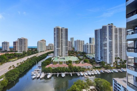 Condo in Aventura, Florida, 2 bedrooms  № 1937736 - photo 3