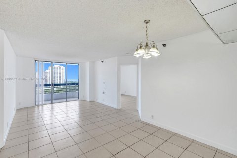 Copropriété à vendre à Aventura, Floride: 2 chambres, 109.72 m2 № 1937736 - photo 7