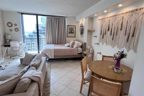 Condo in Miami, Florida, 3 rooms № 2146824 - photo 11