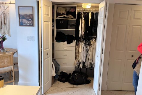 Condo in Miami, Florida, 3 rooms № 2146824 - photo 14
