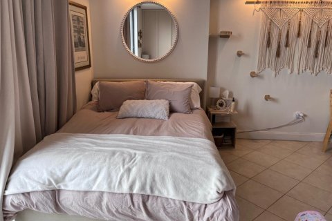 Condo in Miami, Florida, 3 rooms № 2146824 - photo 8