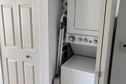 Condo in Miami, Florida, 3 rooms № 2146824 - photo 13