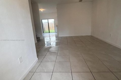 Touwnhouse à louer à Homestead, Floride: 3 chambres, 133.97 m2 № 1965105 - photo 8