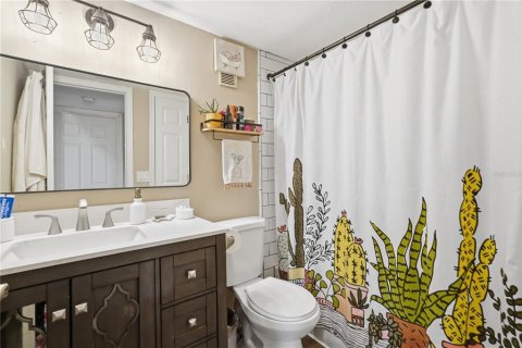 Condo in Palm Harbor, Florida, 2 bedrooms  № 2226572 - photo 17