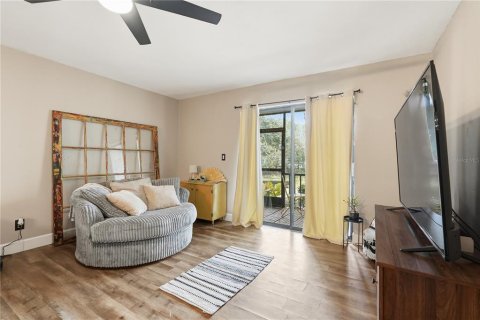 Condo in Palm Harbor, Florida, 2 bedrooms  № 2226572 - photo 11