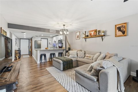 Condo in Palm Harbor, Florida, 2 bedrooms  № 2226572 - photo 8