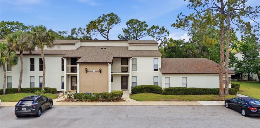 Condo in Palm Harbor, Florida, 2 bedrooms  № 2226572