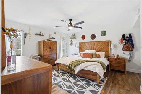 Condo in Palm Harbor, Florida, 2 bedrooms  № 2226572 - photo 12