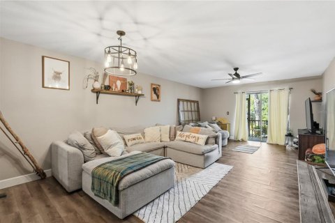Condo in Palm Harbor, Florida, 2 bedrooms  № 2226572 - photo 10